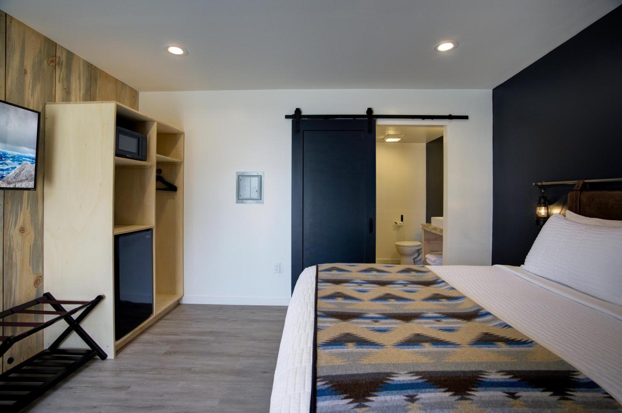 Outdoors Inn Sandpoint Room photo